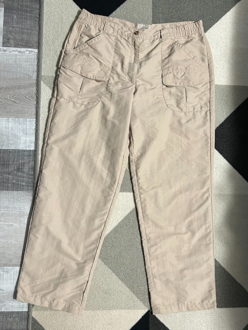 L.L. Bean Men's Khaki Straight Leg Nylon Cargo Hiking Pants 234442 Size L